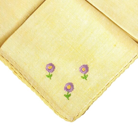 4 Embroidered Linen Napkins Yellow Crochet Edge Floral Farm Country Retro Vtg - Picture 2 of 4